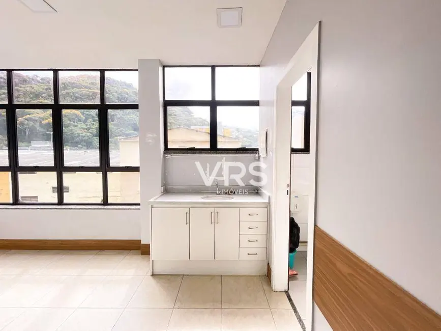 Foto 2 de Sala Comercial para alugar, 51m2 em Várzea, Teresopolis - RJ