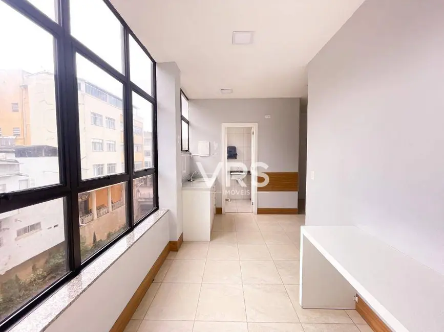 Foto 4 de Sala Comercial para alugar, 51m2 em Várzea, Teresopolis - RJ