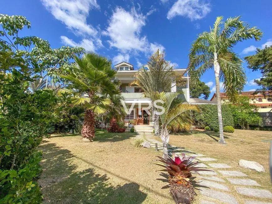 Foto 2 de Casa de Condomínio com 5 quartos para alugar, 900m2 em Várzea, Teresopolis - RJ