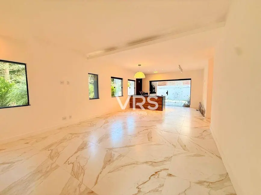 Foto 3 de Casa de Condomínio com 3 quartos à venda, 388m2 em Albuquerque, Teresopolis - RJ