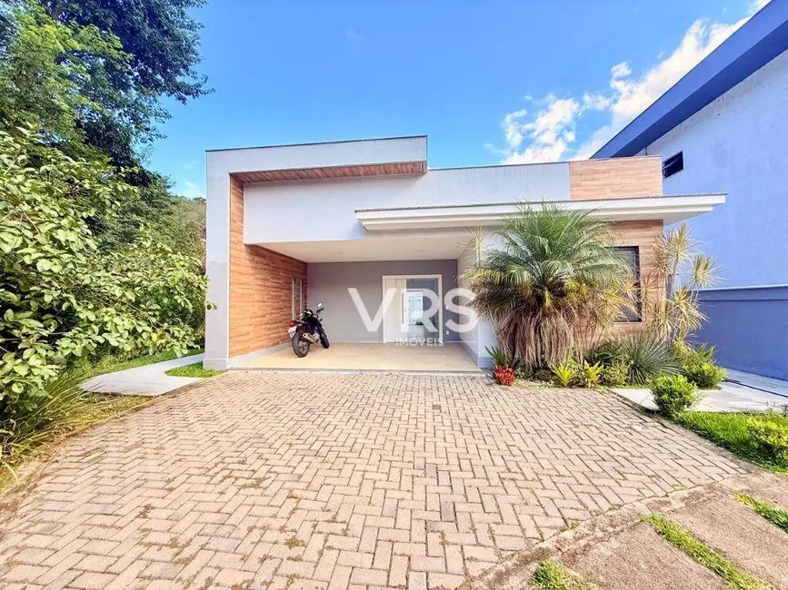 Foto 1 de Casa de Condomínio com 3 quartos à venda, 388m2 em Albuquerque, Teresopolis - RJ