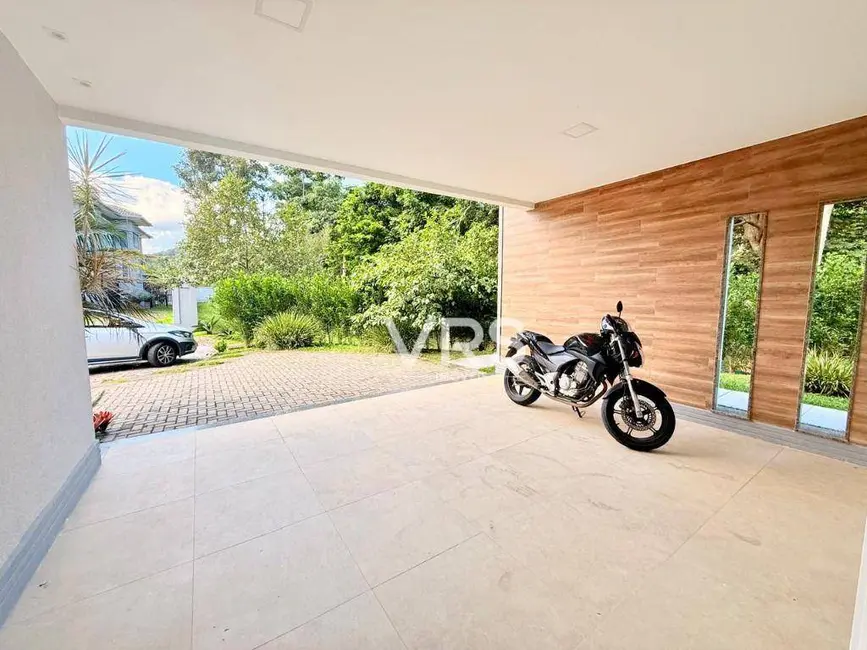 Foto 2 de Casa de Condomínio com 3 quartos à venda, 388m2 em Albuquerque, Teresopolis - RJ