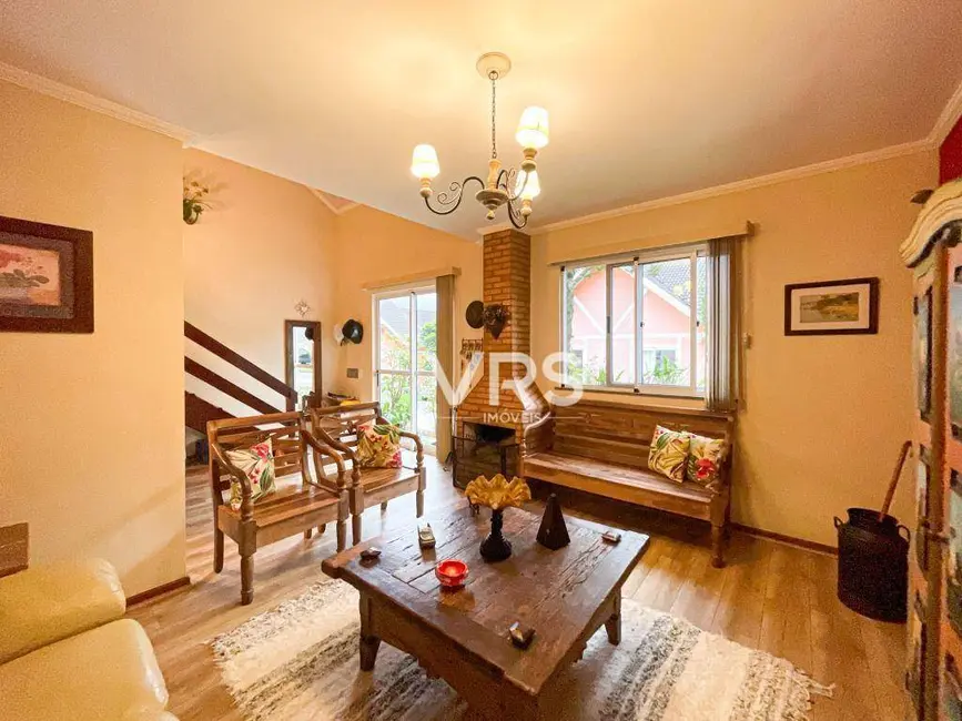 Foto 2 de Casa de Condomínio com 3 quartos à venda, 76m2 em Granja Guarani, Teresopolis - RJ