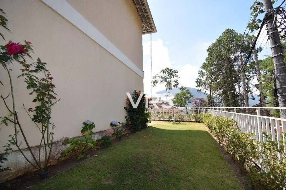 Casa de Condomínio com 2 quartos à venda, 90m2 em Granja Guarani, Teresopolis - RJ - imagem 3 Foto 3 de Casa de Condomínio com 2 quartos à venda, 90m2 em Granja Guarani, Teresopolis - RJ