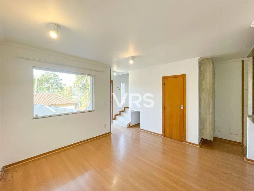 Casa de Condomínio com 2 quartos à venda, 90m2 em Granja Guarani, Teresopolis - RJ - imagem 5 Foto 5 de Casa de Condomínio com 2 quartos à venda, 90m2 em Granja Guarani, Teresopolis - RJ