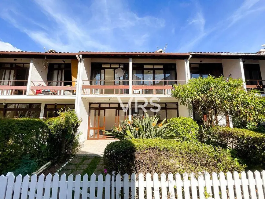 Foto 2 de Casa de Condomínio com 4 quartos à venda, 104m2 em Alto, Teresopolis - RJ