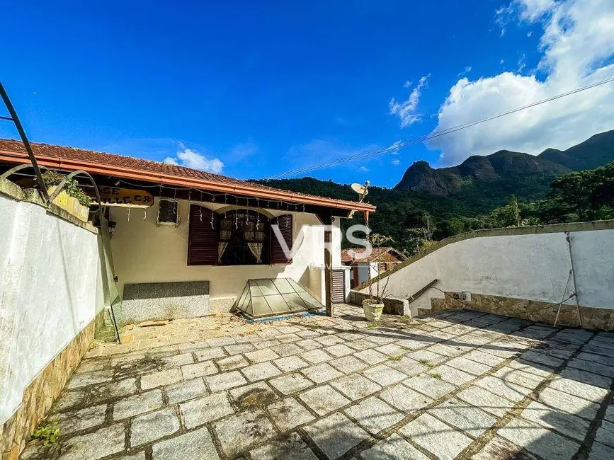 Casa com 3 quartos à venda, 27800m2 em Cascata dos Amores, Teresopolis - RJ - imagem 1 Foto 1 de Casa com 3 quartos à venda, 27800m2 em Cascata dos Amores, Teresopolis - RJ
