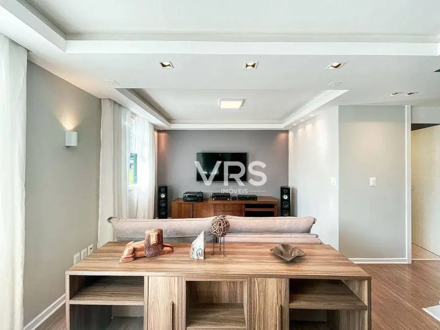 Apartamento com 3 quartos à venda, 84m2 em Várzea, Teresopolis - RJ - imagem 2 Foto 2 de Apartamento com 3 quartos à venda, 84m2 em Várzea, Teresopolis - RJ