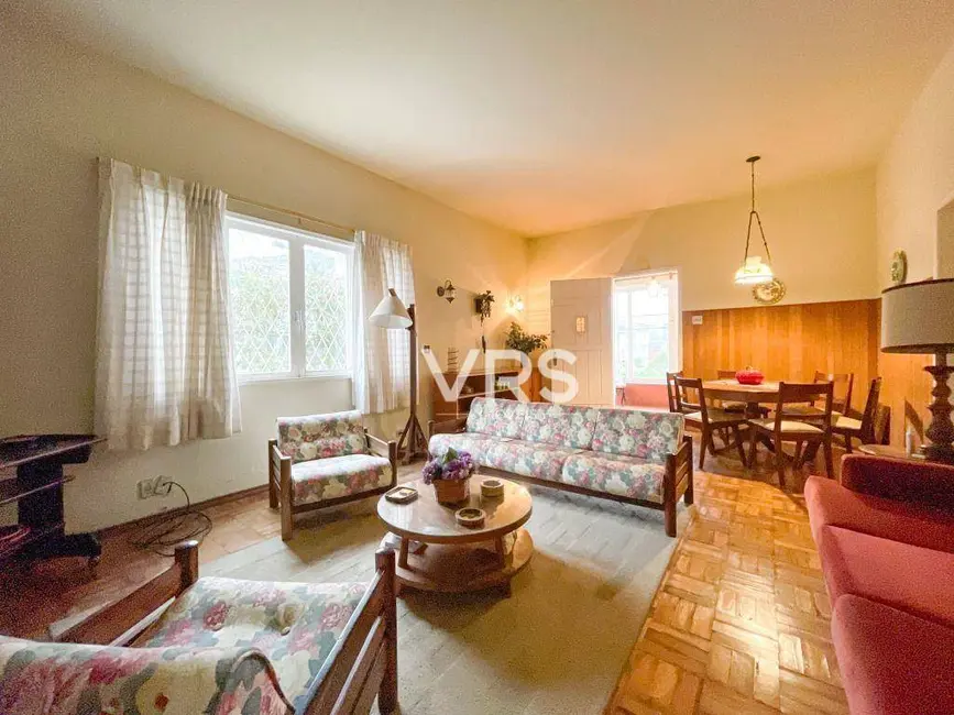 Casa com 5 quartos à venda, 530m2 em Alto, Teresopolis - RJ - imagem 8 Foto 8 de Casa com 5 quartos à venda, 530m2 em Alto, Teresopolis - RJ
