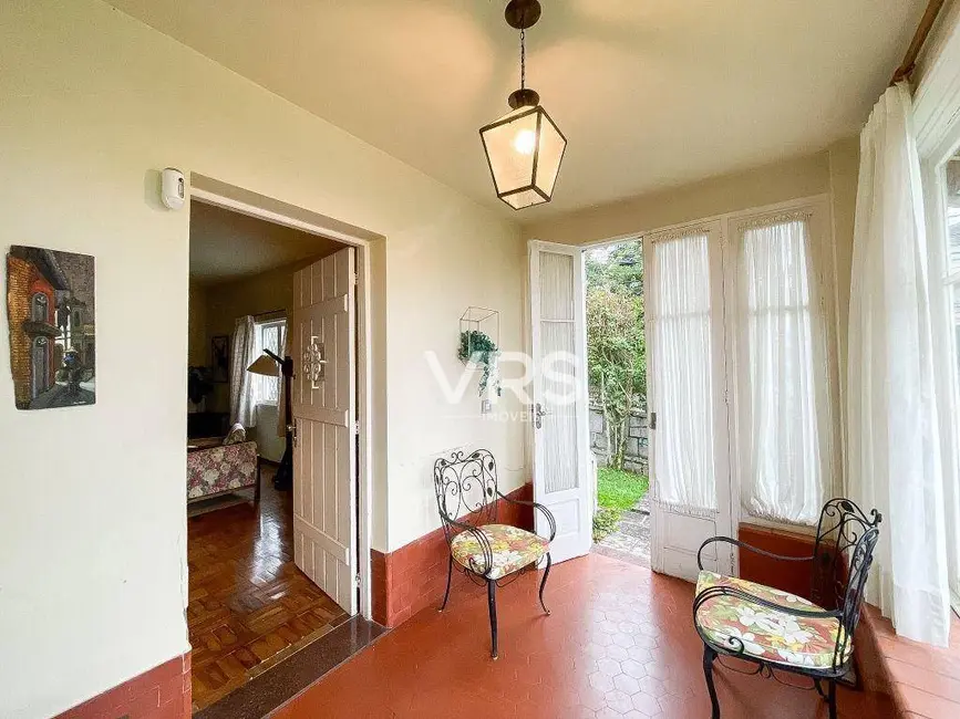 Casa com 5 quartos à venda, 530m2 em Alto, Teresopolis - RJ - imagem 4 Foto 4 de Casa com 5 quartos à venda, 530m2 em Alto, Teresopolis - RJ