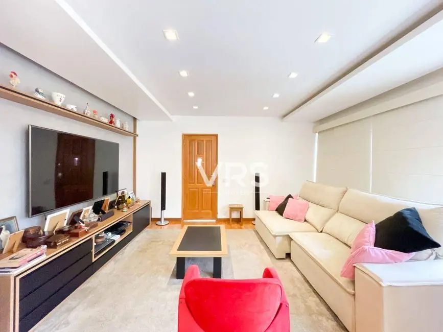 Casa com 4 quartos à venda, 380m2 em Tijuca, Teresopolis - RJ - imagem 4 Foto 4 de Casa com 4 quartos à venda, 380m2 em Tijuca, Teresopolis - RJ