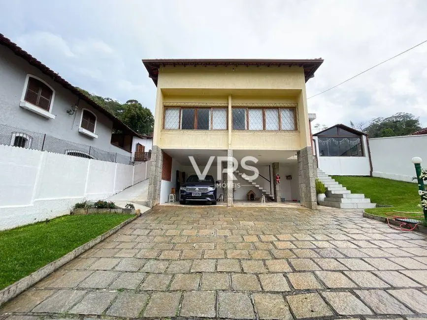 Casa com 4 quartos à venda, 380m2 em Tijuca, Teresopolis - RJ - imagem 3 Foto 3 de Casa com 4 quartos à venda, 380m2 em Tijuca, Teresopolis - RJ