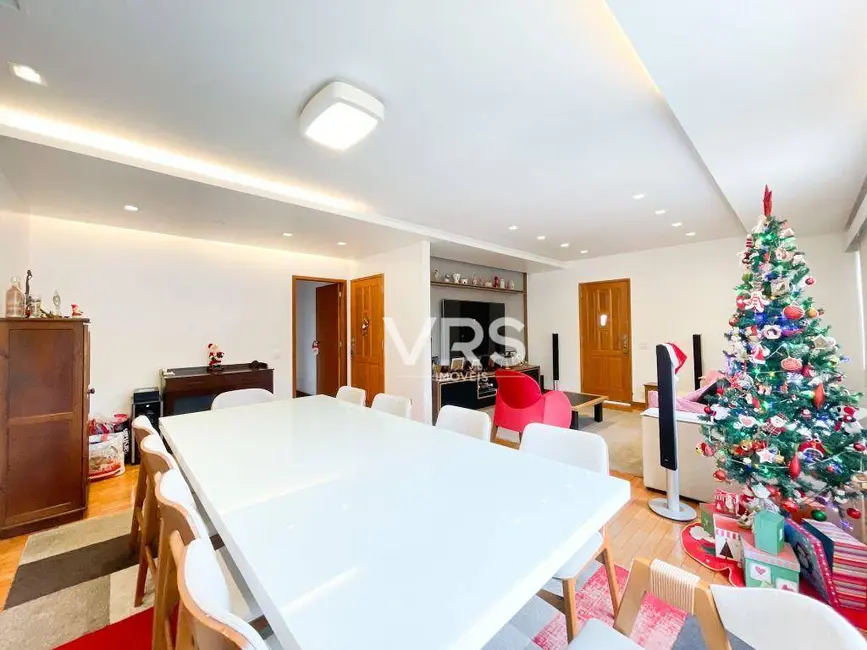 Casa com 4 quartos à venda, 380m2 em Tijuca, Teresopolis - RJ - imagem 9 Foto 9 de Casa com 4 quartos à venda, 380m2 em Tijuca, Teresopolis - RJ