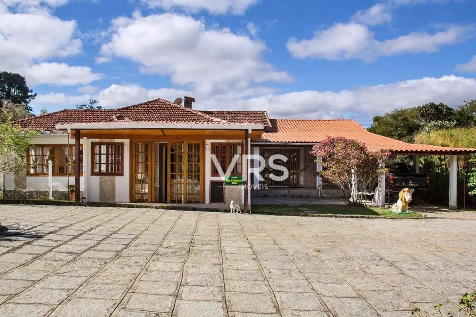 Pousada com 16 quartos à venda, 4700m2 em Iucas, Teresopolis - RJ - imagem 1 Foto 1 de Pousada com 16 quartos à venda, 4700m2 em Iucas, Teresopolis - RJ