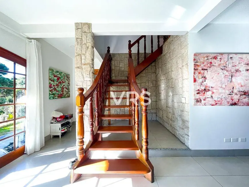 Casa com 4 quartos à venda, 485m2 em Bom Retiro, Teresopolis - RJ - imagem 9 Foto 9 de Casa com 4 quartos à venda, 485m2 em Bom Retiro, Teresopolis - RJ
