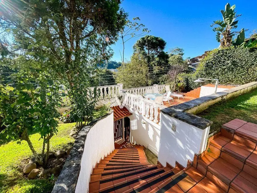 Casa com 4 quartos à venda, 485m2 em Bom Retiro, Teresopolis - RJ - imagem 2 Foto 2 de Casa com 4 quartos à venda, 485m2 em Bom Retiro, Teresopolis - RJ