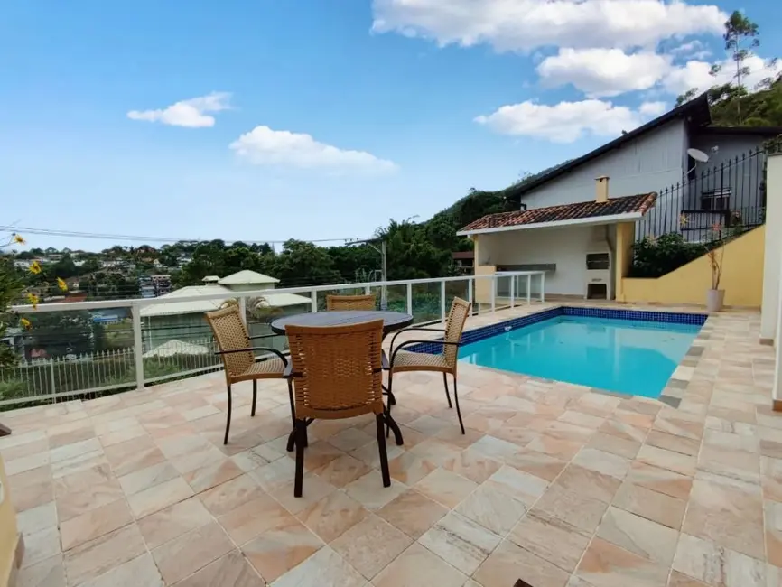 Foto 1 de Casa com 3 quartos à venda, 904m2 em Panorama, Teresopolis - RJ