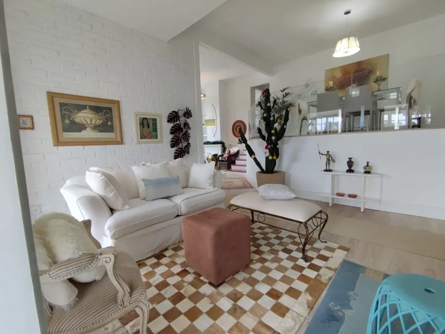 Foto 5 de Casa com 3 quartos à venda, 904m2 em Panorama, Teresopolis - RJ