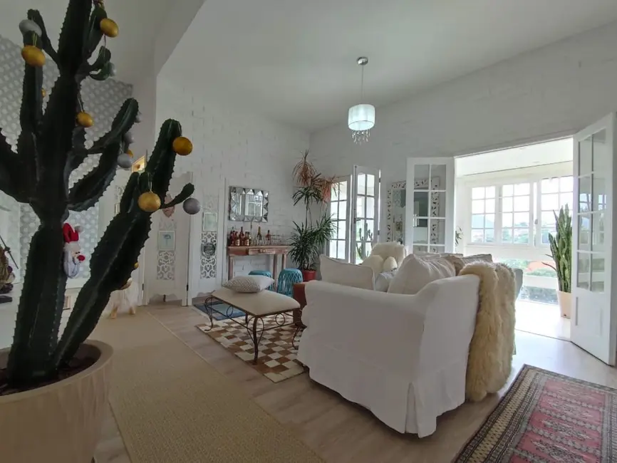 Foto 2 de Casa com 3 quartos à venda, 904m2 em Panorama, Teresopolis - RJ