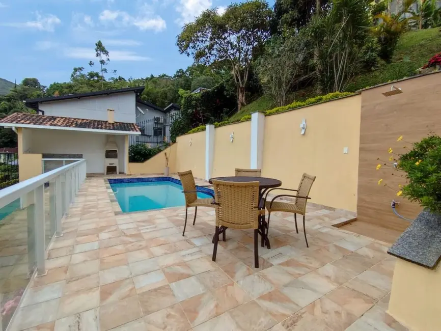 Foto 3 de Casa com 3 quartos à venda, 904m2 em Panorama, Teresopolis - RJ
