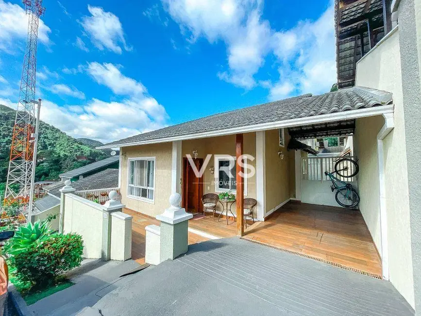 Casa de Condomínio com 3 quartos à venda, 135m2 em Bom Retiro, Teresopolis - RJ - imagem 1 Foto 1 de Casa de Condomínio com 3 quartos à venda, 135m2 em Bom Retiro, Teresopolis - RJ