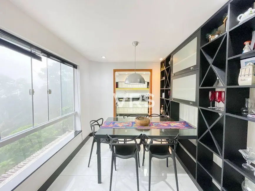 Foto 2 de Casa com 4 quartos à venda, 600m2 em Cascata dos Amores, Teresopolis - RJ
