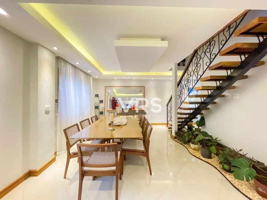 Foto 5 de Casa com 4 quartos à venda, 600m2 em Cascata dos Amores, Teresopolis - RJ