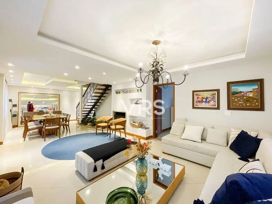 Foto 9 de Casa com 4 quartos à venda, 600m2 em Cascata dos Amores, Teresopolis - RJ