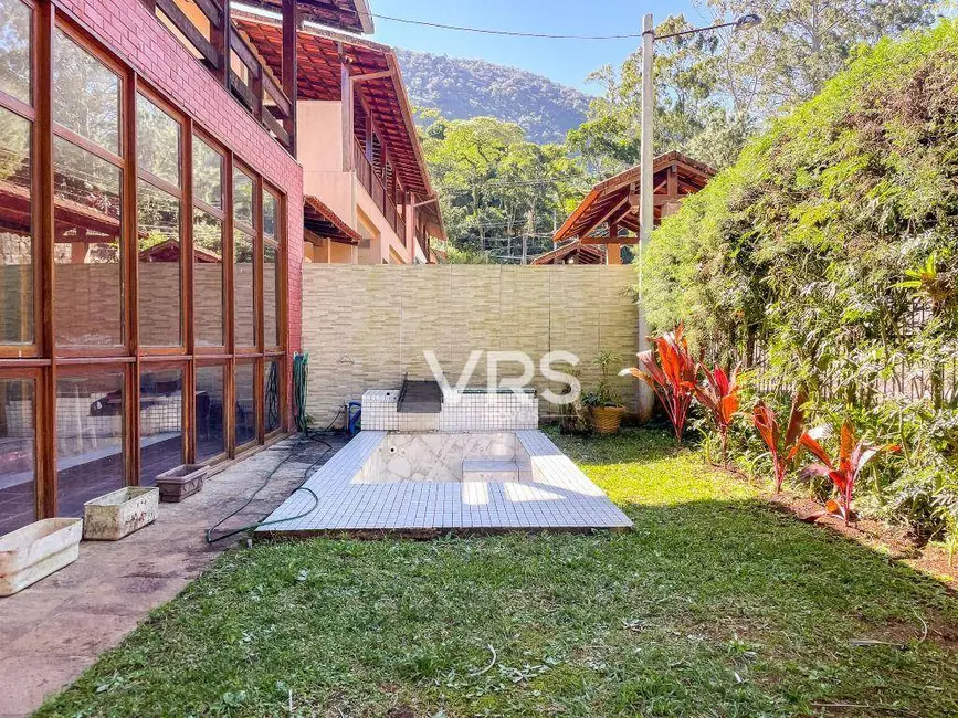 Foto 2 de Casa de Condomínio com 5 quartos à venda, 230m2 em Carlos Guinle, Teresopolis - RJ