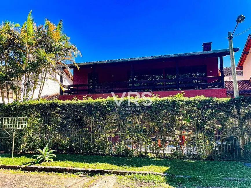 Foto 1 de Casa de Condomínio com 5 quartos à venda, 230m2 em Carlos Guinle, Teresopolis - RJ