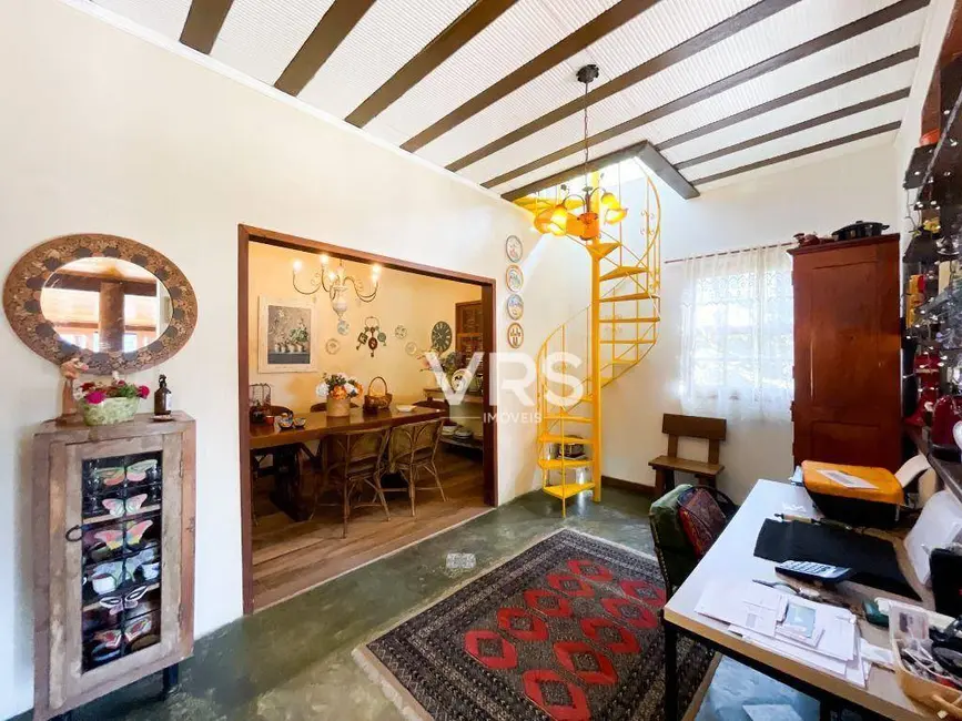 Casa de Condomínio com 3 quartos à venda, 444m2 em Albuquerque, Teresopolis - RJ - imagem 9 Foto 9 de Casa de Condomínio com 3 quartos à venda, 444m2 em Albuquerque, Teresopolis - RJ