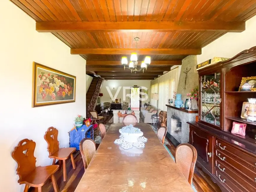 Casa com 4 quartos à venda, 1689m2 em Carlos Guinle, Teresopolis - RJ - imagem 6 Foto 6 de Casa com 4 quartos à venda, 1689m2 em Carlos Guinle, Teresopolis - RJ