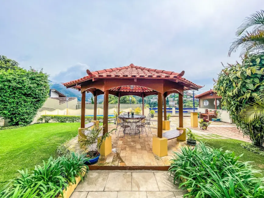 Foto 9 de Casa com 7 quartos à venda, 826m2 em Araras, Teresopolis - RJ