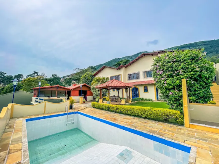 Foto 1 de Casa com 7 quartos à venda, 826m2 em Araras, Teresopolis - RJ