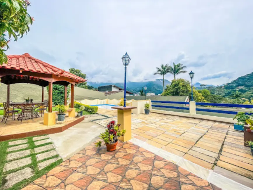Foto 6 de Casa com 7 quartos à venda, 826m2 em Araras, Teresopolis - RJ