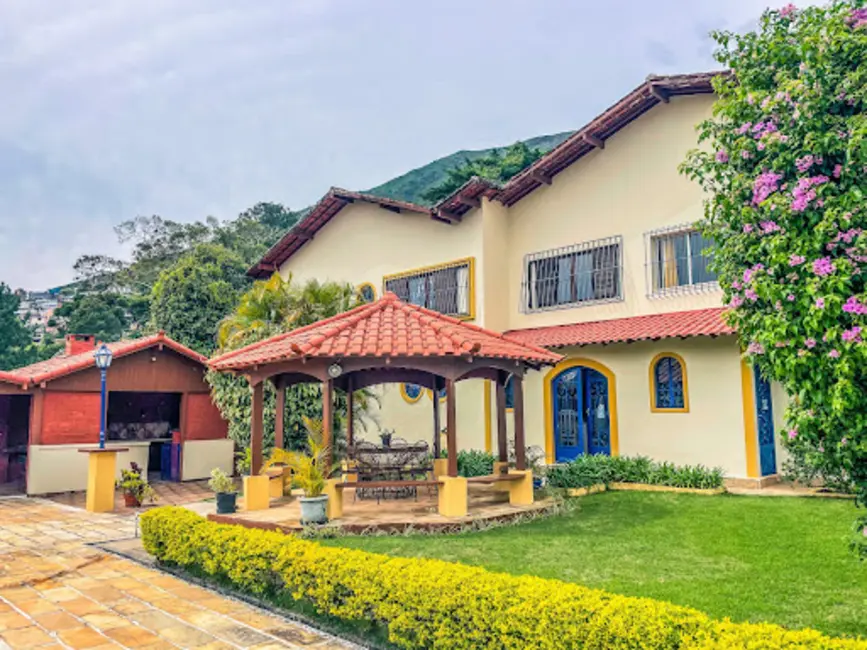 Foto 2 de Casa com 7 quartos à venda, 826m2 em Araras, Teresopolis - RJ