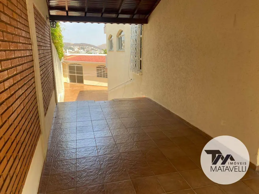 Casa de Condomínio com 4 quartos à venda, 440m2 em Jardim dos Estados, Pocos De Caldas - MG - imagem 3 Foto 3 de Casa de Condomínio com 4 quartos à venda, 440m2 em Jardim dos Estados, Pocos De Caldas - MG