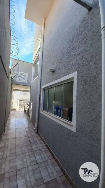 Foto 3 de Casa de Condomínio com 3 quartos à venda, 300m2 em Chácara dos Cravos, Pocos De Caldas - MG