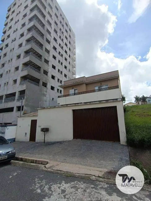Casa com 4 quartos à venda, 275m2 em Jardim Elvira Dias, Pocos De Caldas - MG - imagem 1 Foto 1 de Casa com 4 quartos à venda, 275m2 em Jardim Elvira Dias, Pocos De Caldas - MG