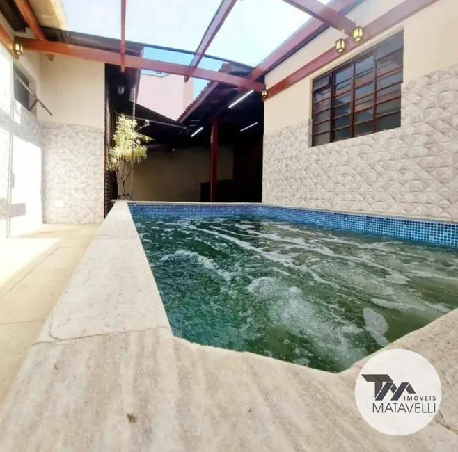 Casa com 3 quartos à venda, 250m2 em Jardim das Hortênsias, Pocos De Caldas - MG - imagem 3 Foto 3 de Casa com 3 quartos à venda, 250m2 em Jardim das Hortênsias, Pocos De Caldas - MG