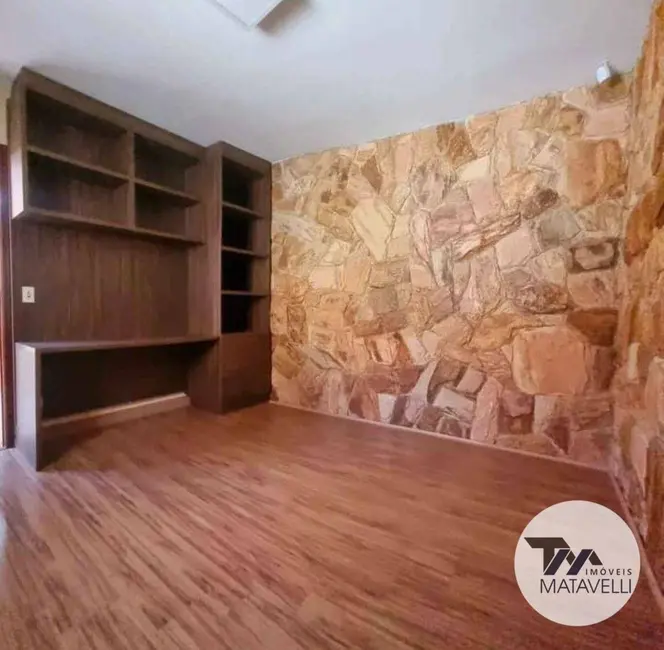 Casa com 3 quartos à venda, 250m2 em Jardim das Hortênsias, Pocos De Caldas - MG - imagem 9 Foto 9 de Casa com 3 quartos à venda, 250m2 em Jardim das Hortênsias, Pocos De Caldas - MG