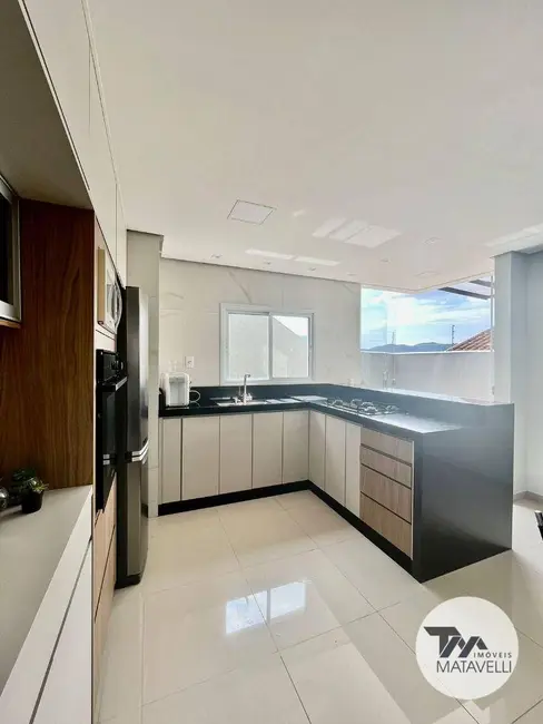 Casa com 3 quartos à venda, 141m2 em Jardim Vitória IV, Pocos De Caldas - MG - imagem 9 Foto 9 de Casa com 3 quartos à venda, 141m2 em Jardim Vitória IV, Pocos De Caldas - MG