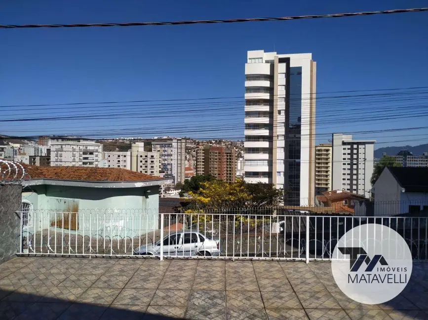 Casa com 3 quartos à venda, 231m2 em São Benedito, Pocos De Caldas - MG - imagem 7 Foto 7 de Casa com 3 quartos à venda, 231m2 em São Benedito, Pocos De Caldas - MG
