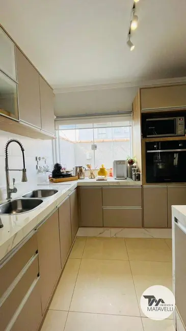 Casa com 3 quartos à venda, 150m2 em Jardim Vitória, Pocos De Caldas - MG - imagem 8 Foto 8 de Casa com 3 quartos à venda, 150m2 em Jardim Vitória, Pocos De Caldas - MG