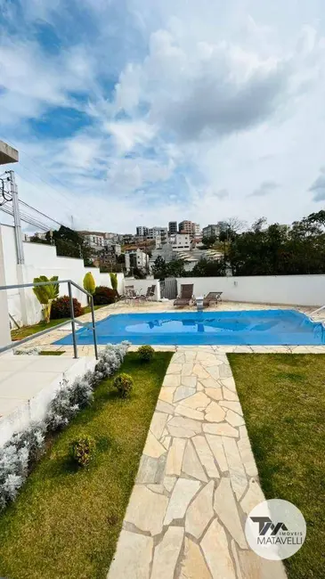 Foto 2 de Casa com 3 quartos à venda, 150m2 em Jardim Vitória, Pocos De Caldas - MG