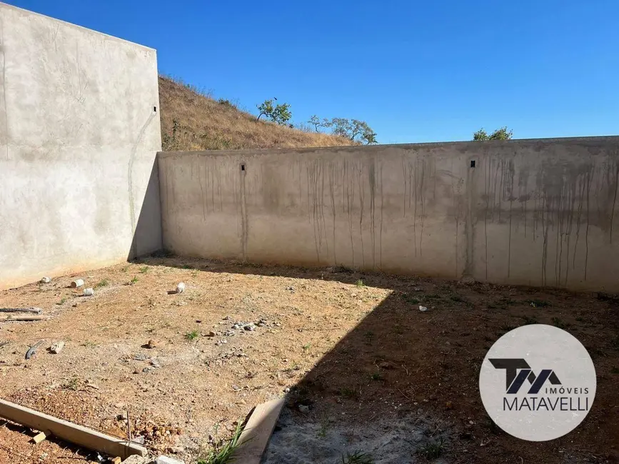 Casa com 3 quartos à venda, 180m2 em Jardim Vitória V, Pocos De Caldas - MG - imagem 8 Foto 8 de Casa com 3 quartos à venda, 180m2 em Jardim Vitória V, Pocos De Caldas - MG