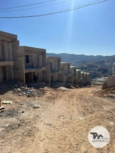 Casa com 3 quartos à venda, 180m2 em Jardim Vitória V, Pocos De Caldas - MG - imagem 4 Foto 4 de Casa com 3 quartos à venda, 180m2 em Jardim Vitória V, Pocos De Caldas - MG