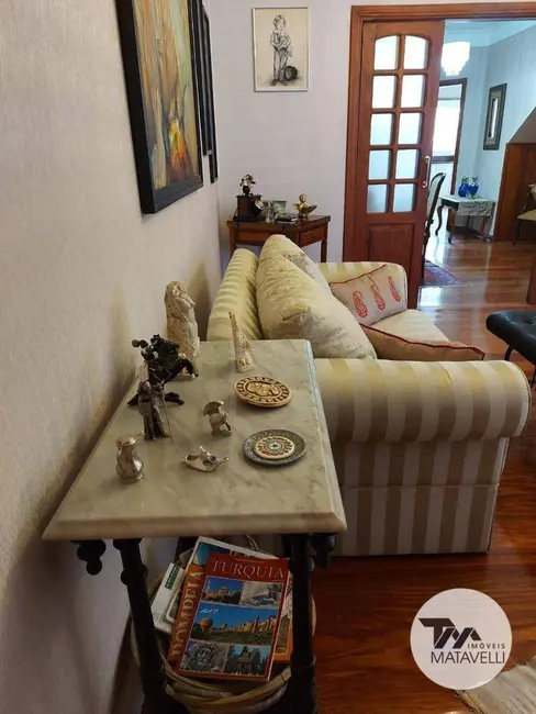 Casa com 3 quartos à venda, 300m2 em Jardim Centenário, Pocos De Caldas - MG - imagem 6 Foto 6 de Casa com 3 quartos à venda, 300m2 em Jardim Centenário, Pocos De Caldas - MG