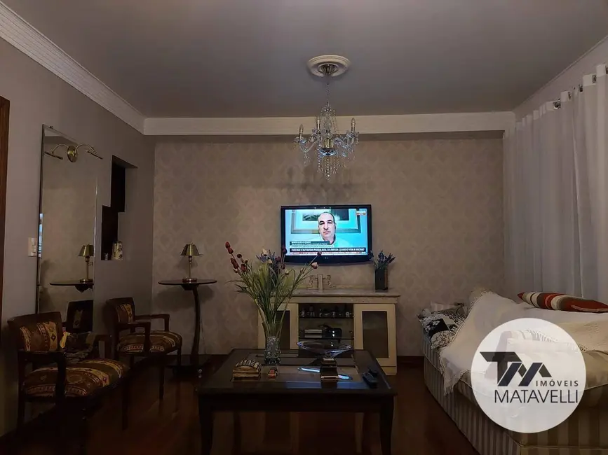 Casa com 3 quartos à venda, 300m2 em Jardim Centenário, Pocos De Caldas - MG - imagem 5 Foto 5 de Casa com 3 quartos à venda, 300m2 em Jardim Centenário, Pocos De Caldas - MG