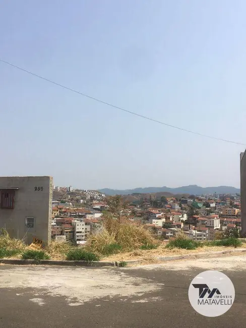 Foto 2 de Terreno / Lote à venda, 200m2 em Jardim Bandeirantes, Pocos De Caldas - MG